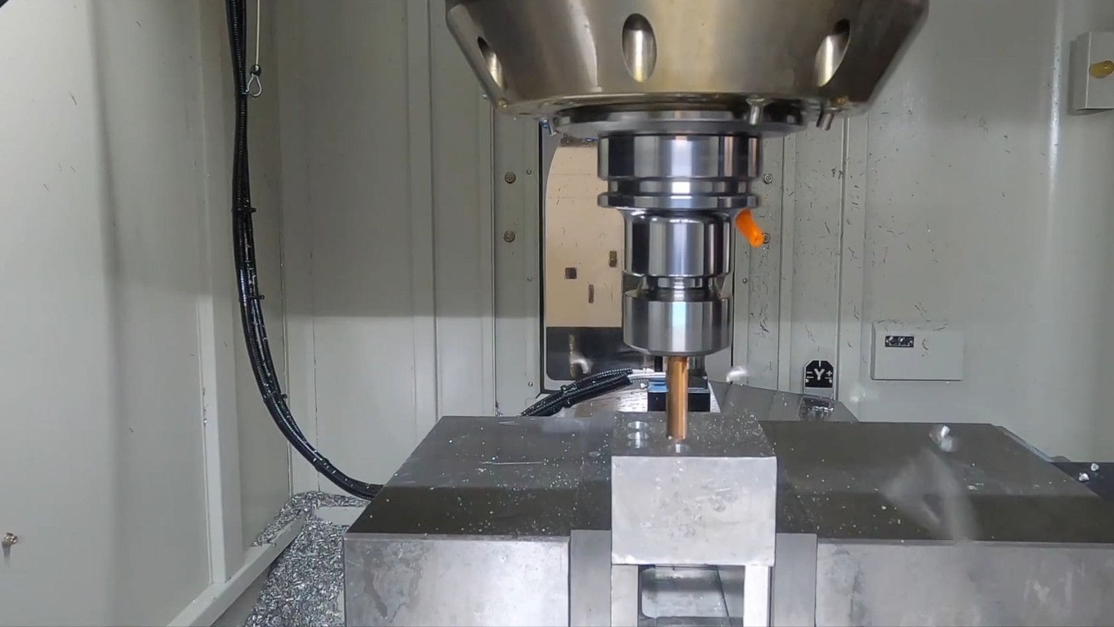 Perceuse CNC Perçage d'un trou