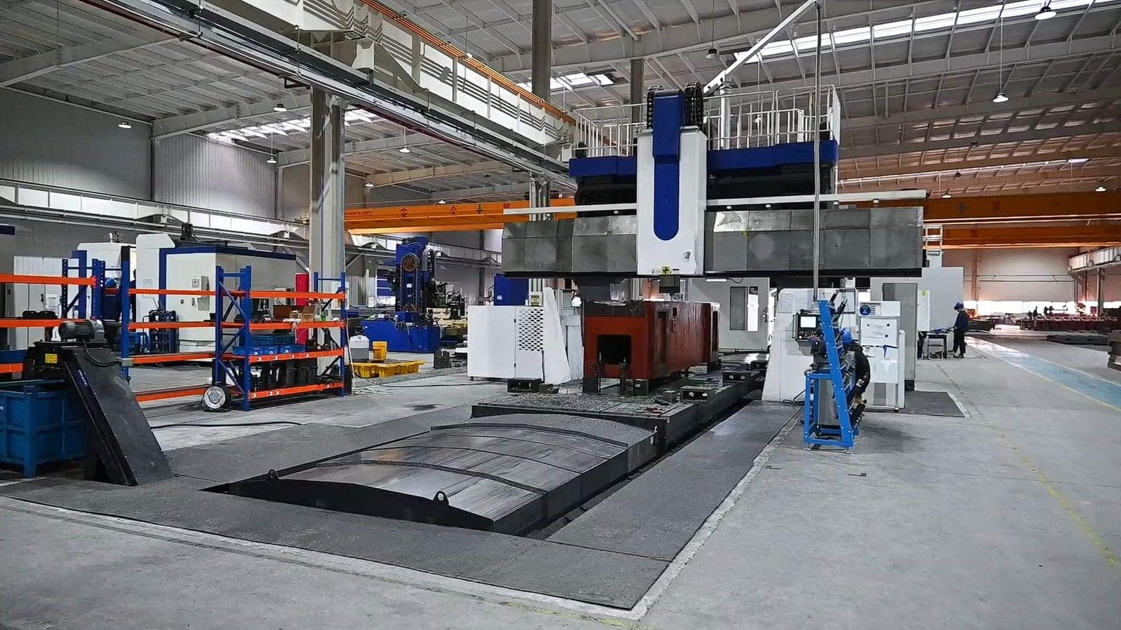 Ein Gantry-Bearbeitungszentrum mit festem Balken