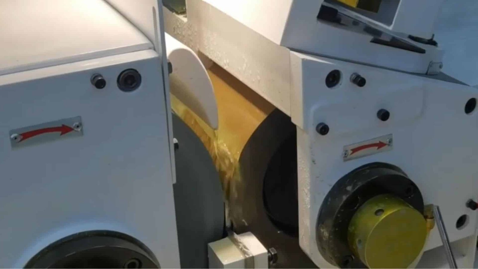 Refrigerante utilizado en el rectificado sin centros
