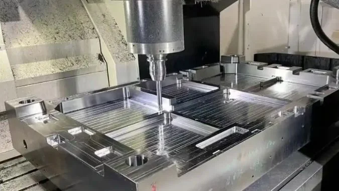 Large mold manufacturing VMC hard rail