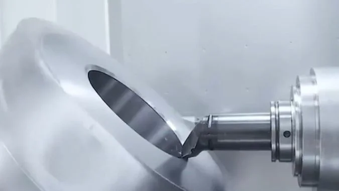 HMC machining a workpiece