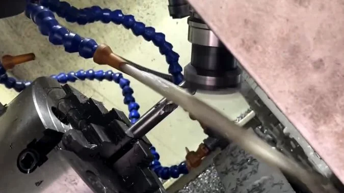 Suitable workpieces external whirling