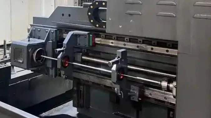 Deep hole drilling machine