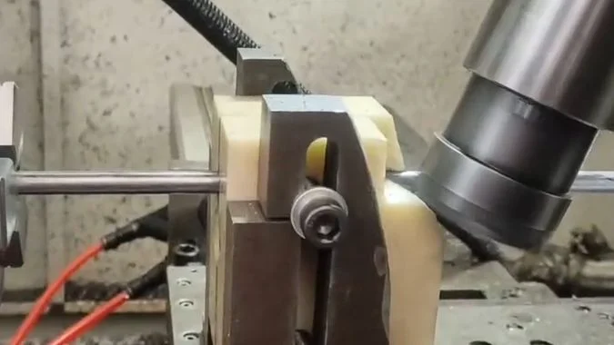 CNC whirling machine working