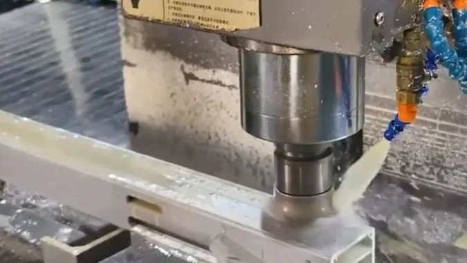 Machining Center machining aluminum profiles